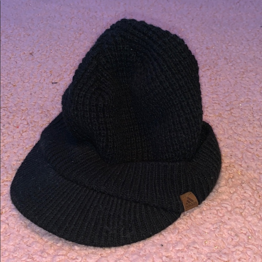 Unisex warm winter hat with brim
